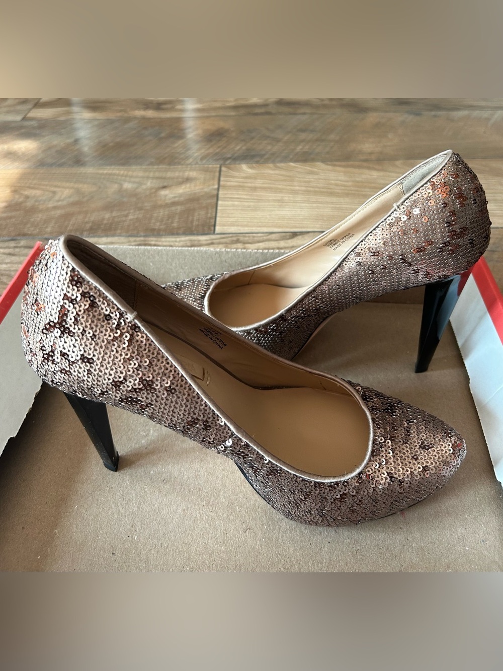 BCBGMAXAZRIA Satori Sequin Pumps Pointed Toe Metallic Copper Mocha Heels 8 1/2